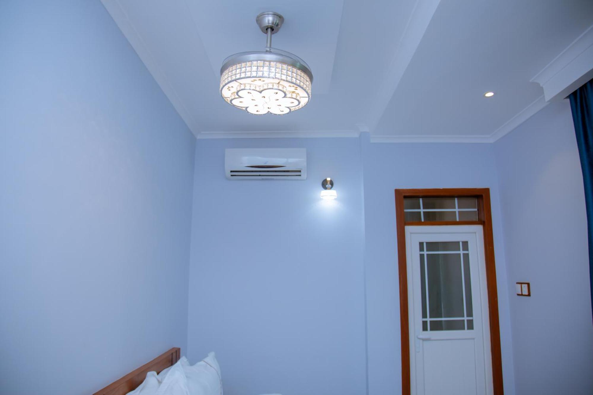 Hotel Rolax Dar es Salaam Exteriör bild