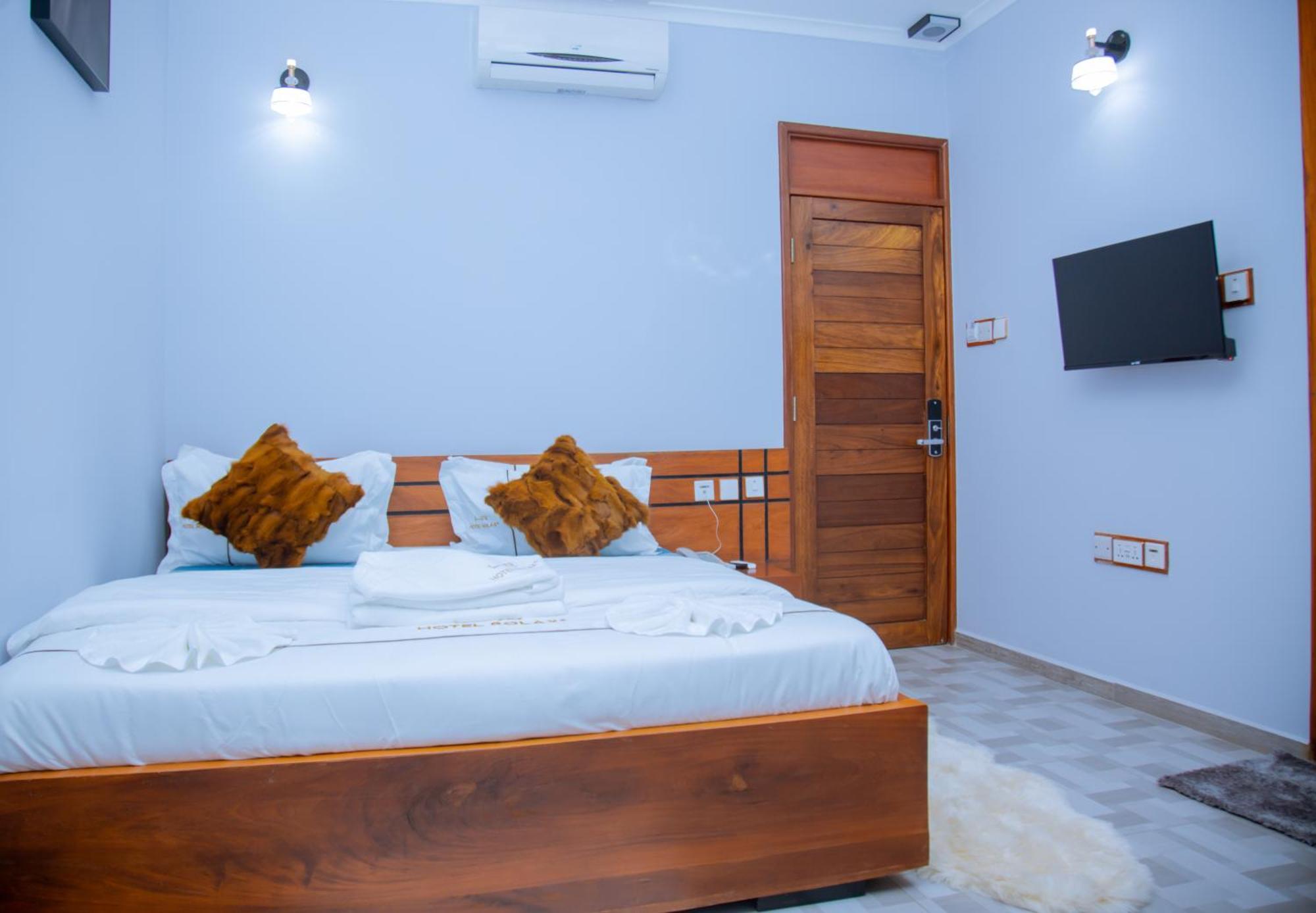Hotel Rolax Dar es Salaam Exteriör bild